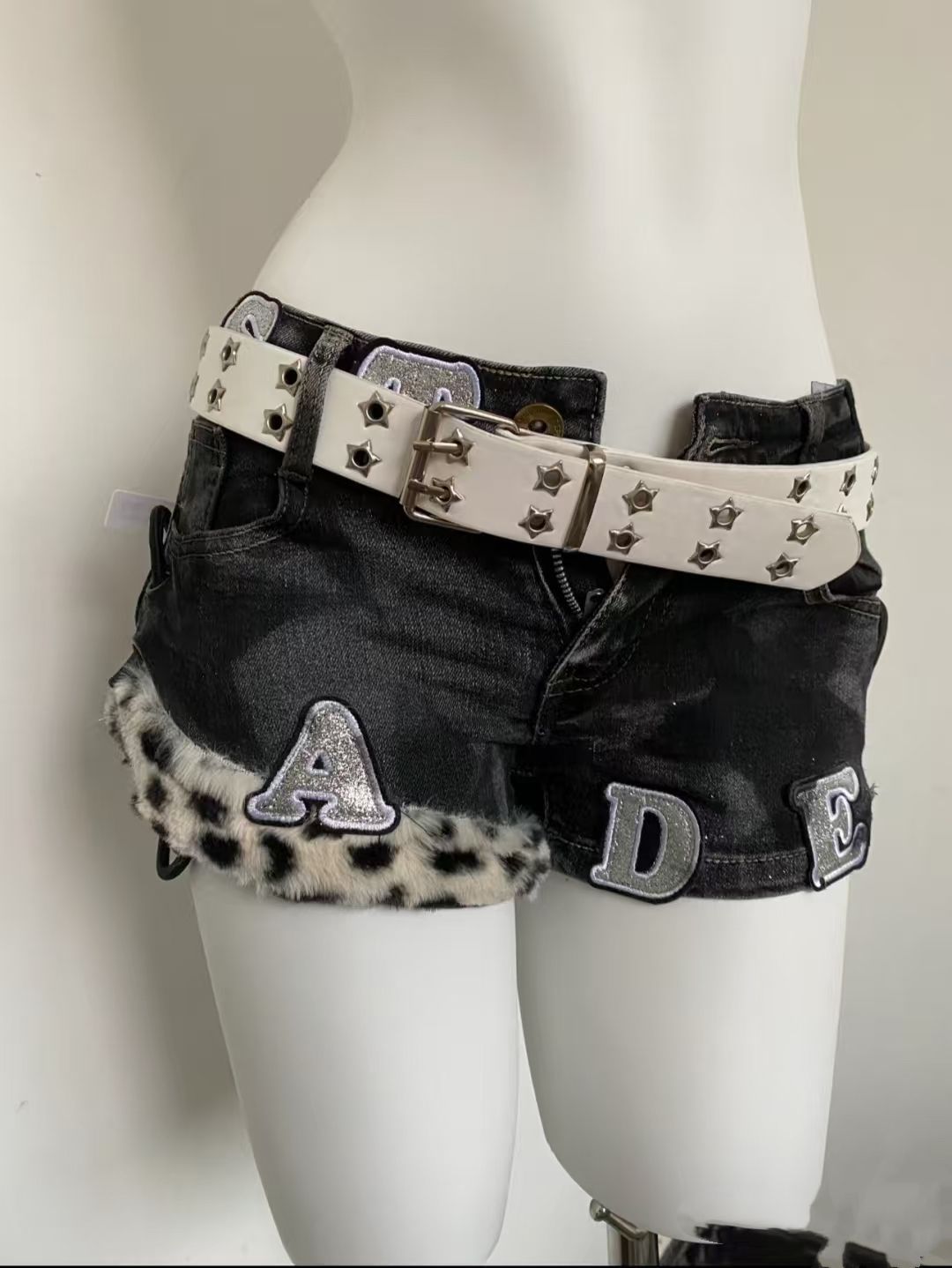 Y2k Embroidered Patch Denim Sh - огляд і ціна Street Fashion Hot